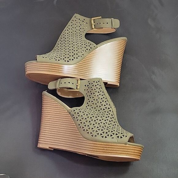 BRAND NEW PARKER&SKY ADJUSTABLE BUCKLE OPEN TOE CUTOUT WEDGE SANDAL - Picture 5 of 14